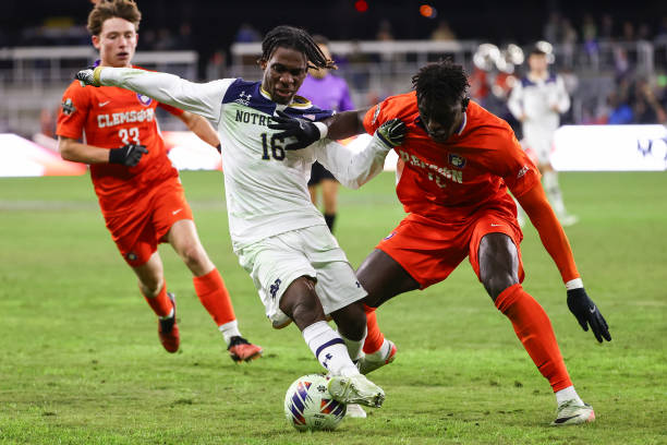 赛表现不俗 赛表现不俗