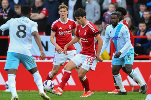 伊斯的一块 伊斯的一块